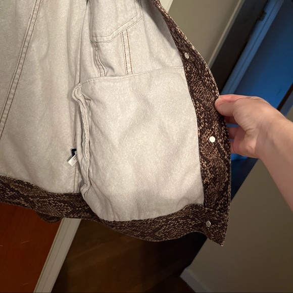 Vintage Chaps denim jean jacket with snake print - Picture 12 of 12